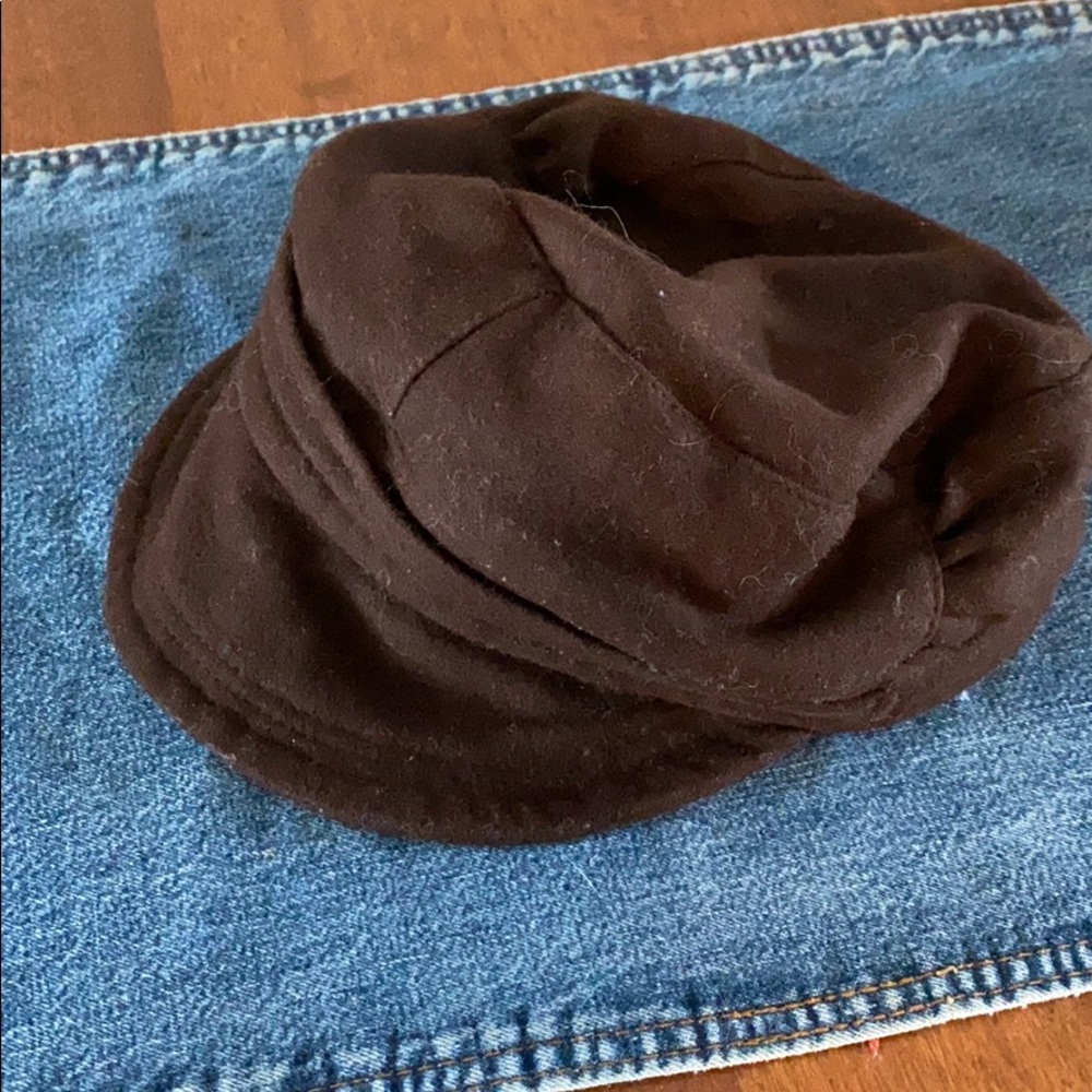 Gap brown hat